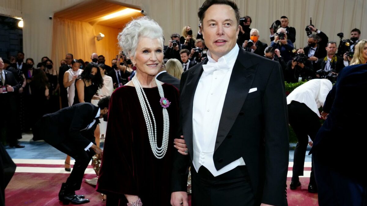 (L-R) Maye Musk and Elon Musk attend The 2022 Met Gala Celebrating "In America: An Anthology of Fashion" at The Metropolitan Museum of Art on May 02, 2022 in New York City.