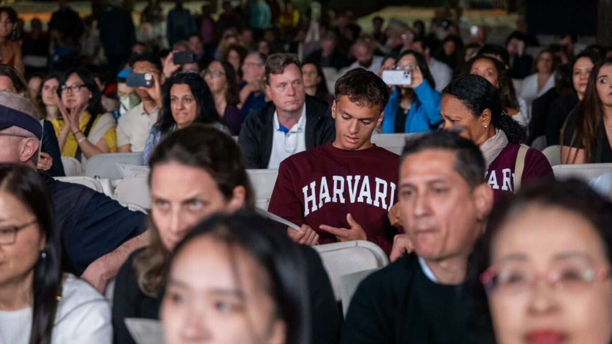 Photo of Harvard students