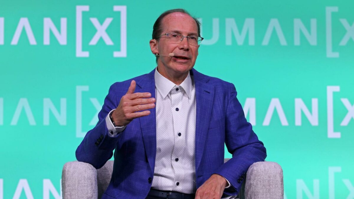 Idealab’s Bill Gross thinks AI could help launch 1 million new businesses, making up for any job losses it causes