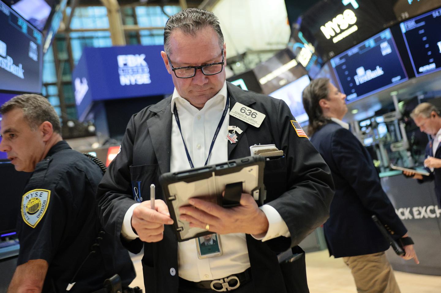 gettyimages-2295226870 Traders work on the floor of the New York Stock Exchange during morning trading on September 14, 2026 in New York City. (Photo: Michael M. Santiago/Getty Images)