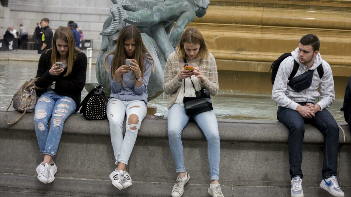 Checking your phone frequently worsens mental health more than using it too long.