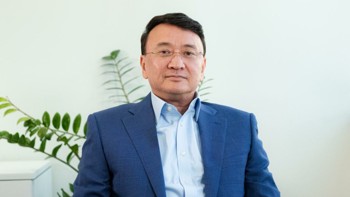 Economist Yerbol Orynbayev.